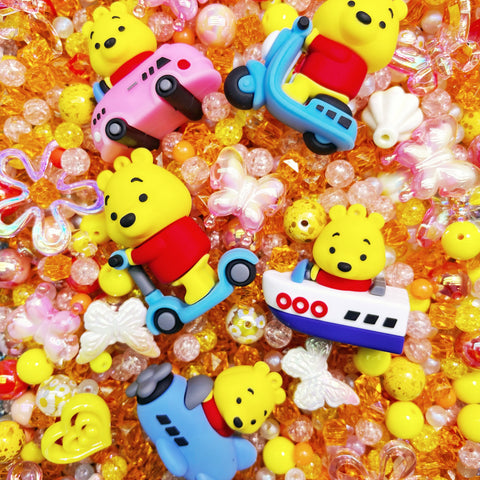 Play with Pooh - Beads‘ Lucky Scoop- One Special Bead = 1 Popsicle Stick - One Charm in the Bag = 1 More Bag